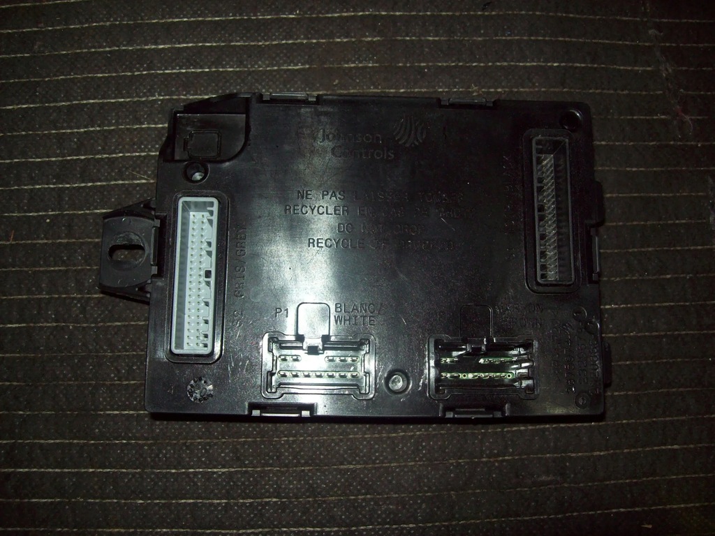 фото №16, Бортовий комп'ютер набір стартовий duster ii dacia 1.3 tce механічна коробка передач замок запалювання лічильник