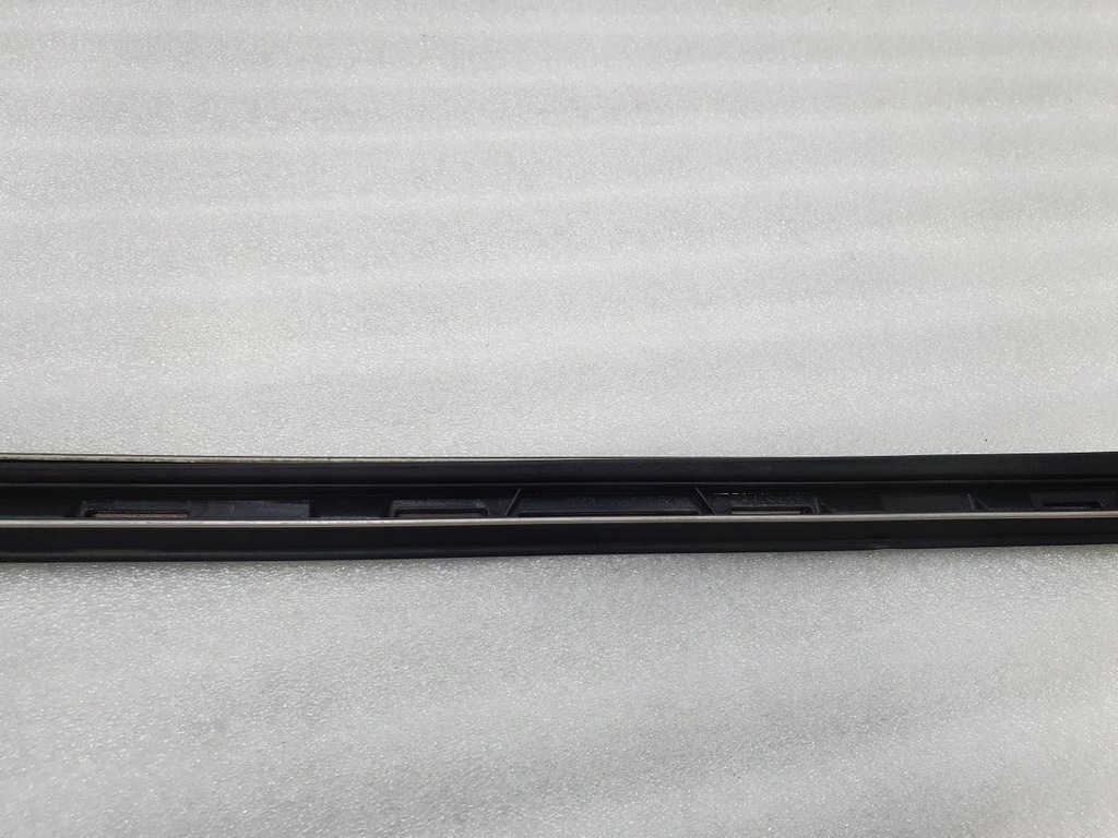 фото №10, Молдинг скло лобове права mercedes w204 0800023