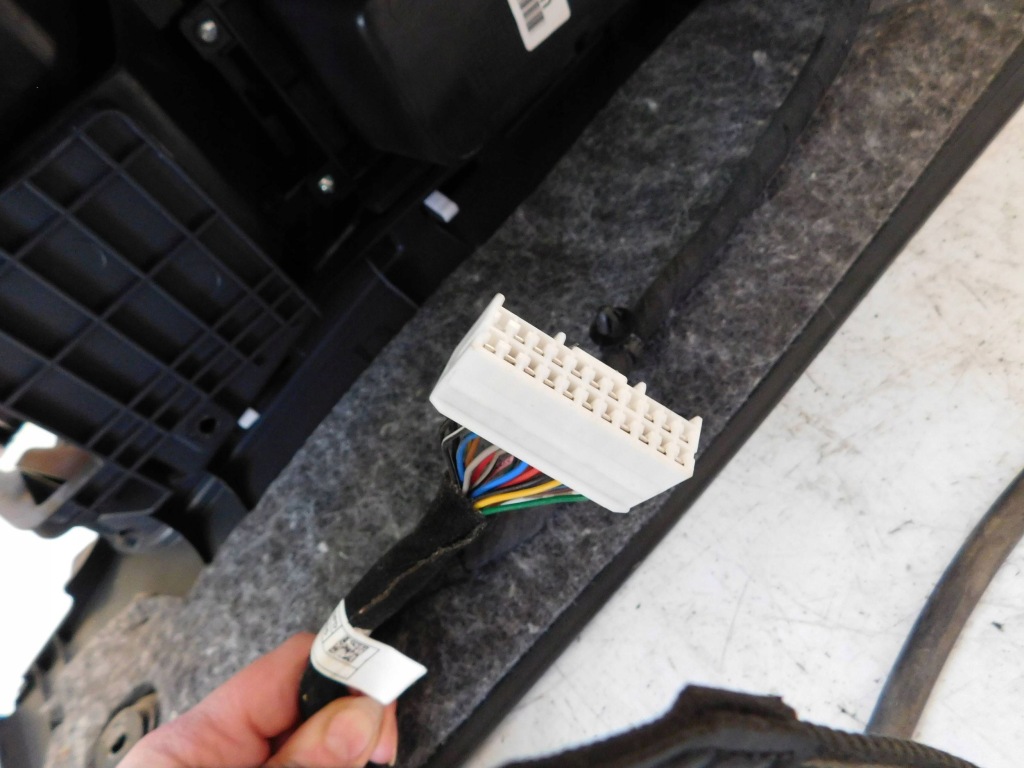 Kia sorento 2 рестайлинг  12-16 подлокотник туннель средний чехол ручка usb aux Оригинал