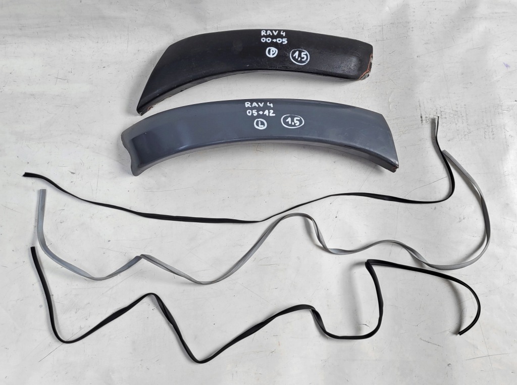 фото №1, Молдинг левая / правая toyota rav4 2000-05 / 2005-12