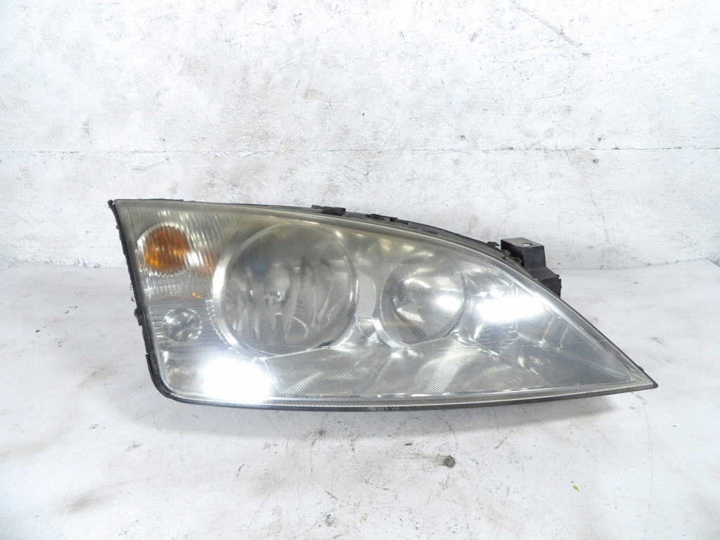 фото №1, Ford mondeo mk3 фара правый 0301174202