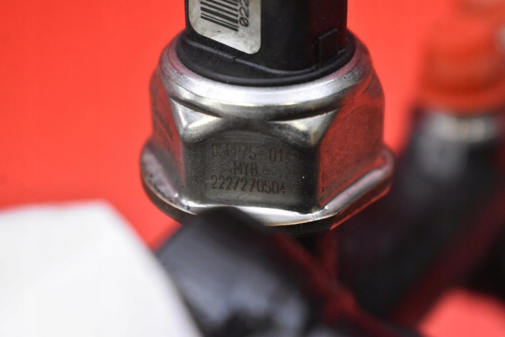 фото №10, Молдинг упорскування 9681909680-04 9814383880 citroen ds5 2.0 hdi 163 km