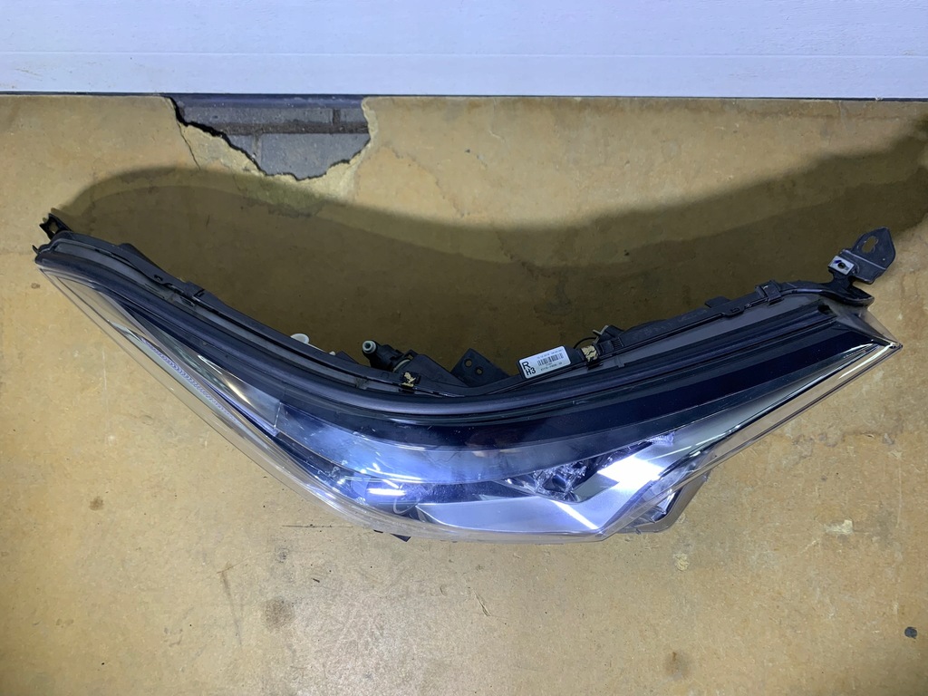 фото №2, Лампа правая led toyota chr ch-r 6 pin