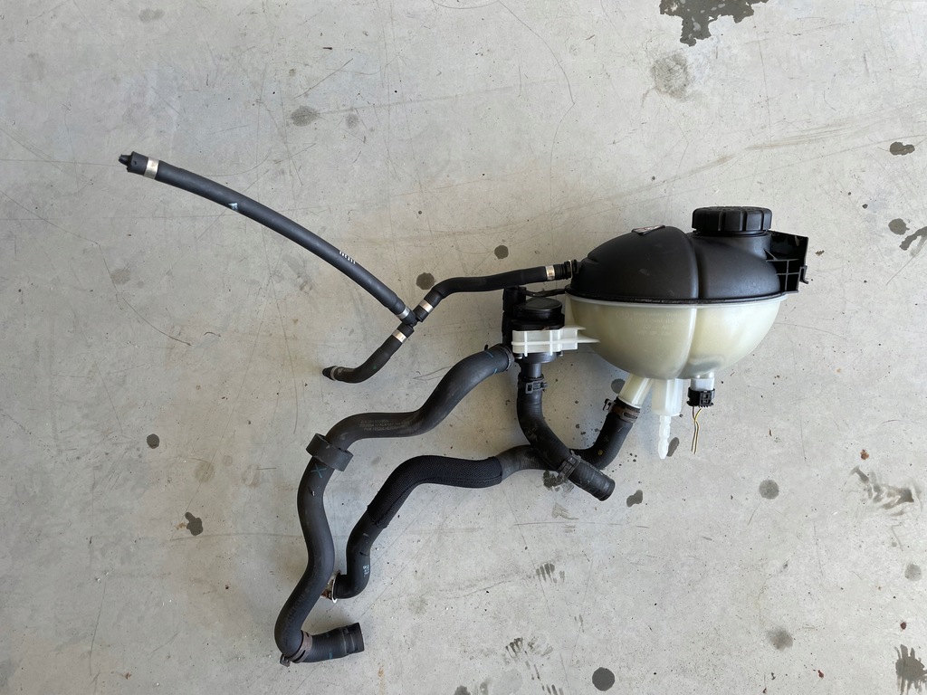 фото №1, Бачок расширительный помпа mercedes w204 lift