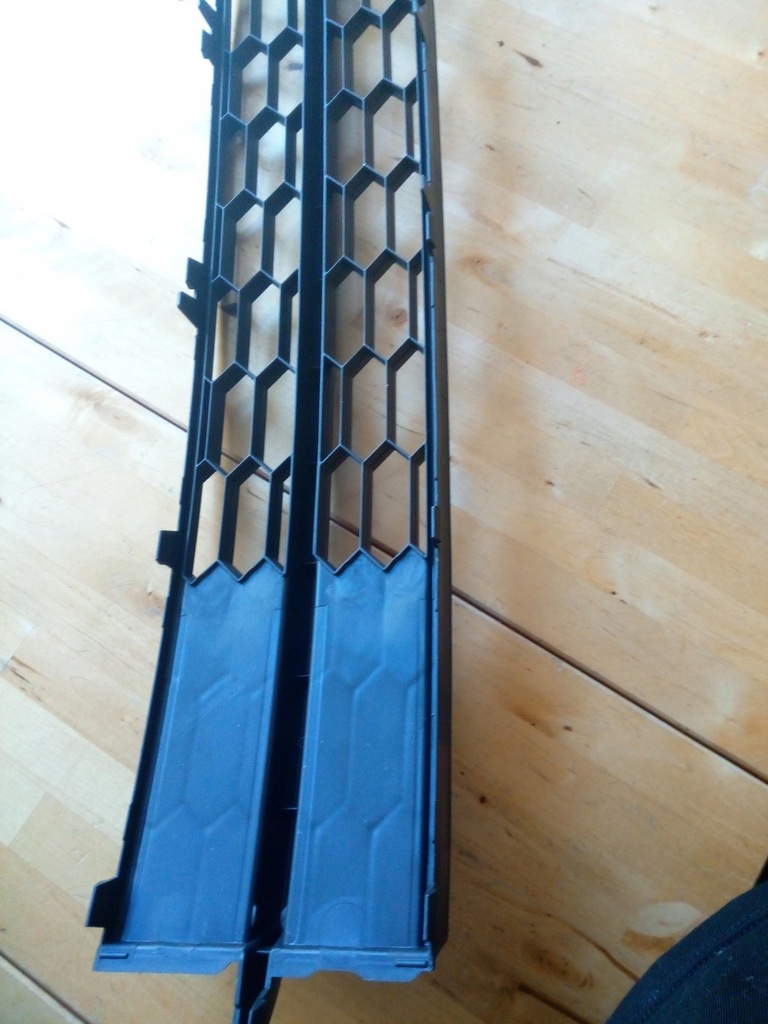 фото №7, Решётка средняя бампера перед skoda rapid