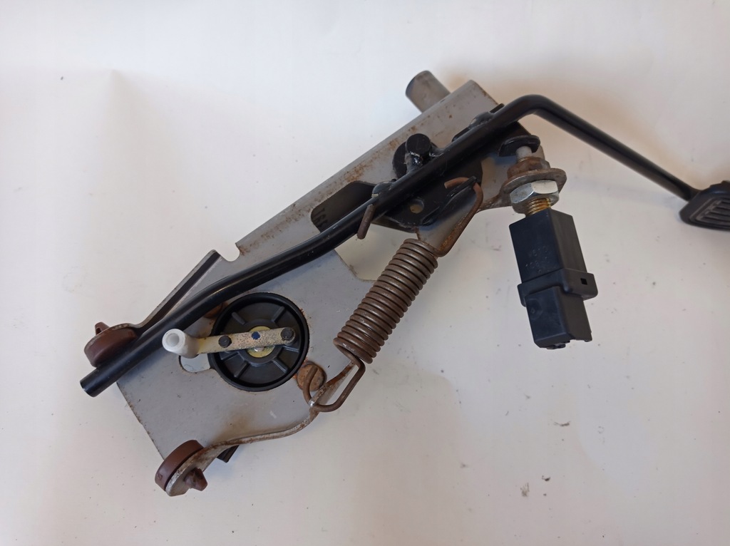 фото №6, Потенциометр педаль газа mazda 6 cb0541ac0