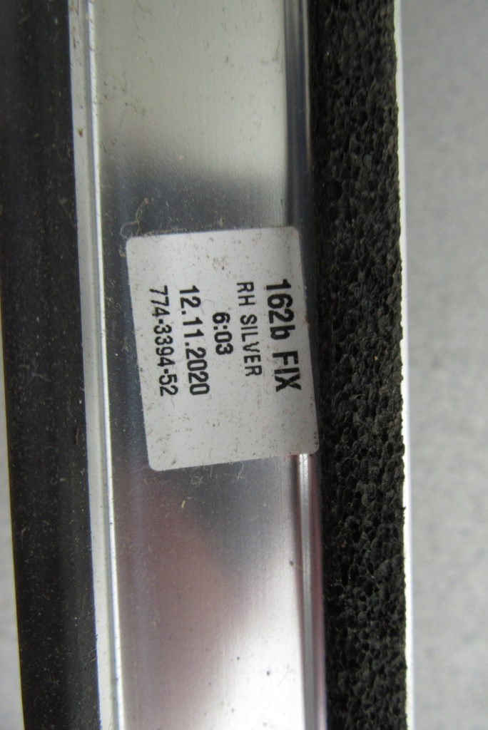 фото №8, Молдинг кровельная правая рейлинг corolla e21 kombi 19-