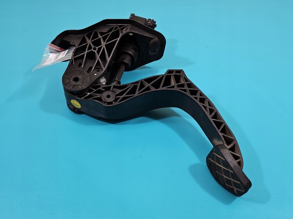 Купити Помпа зчеплення skoda rapid 6r0721388d 1.2 tsi