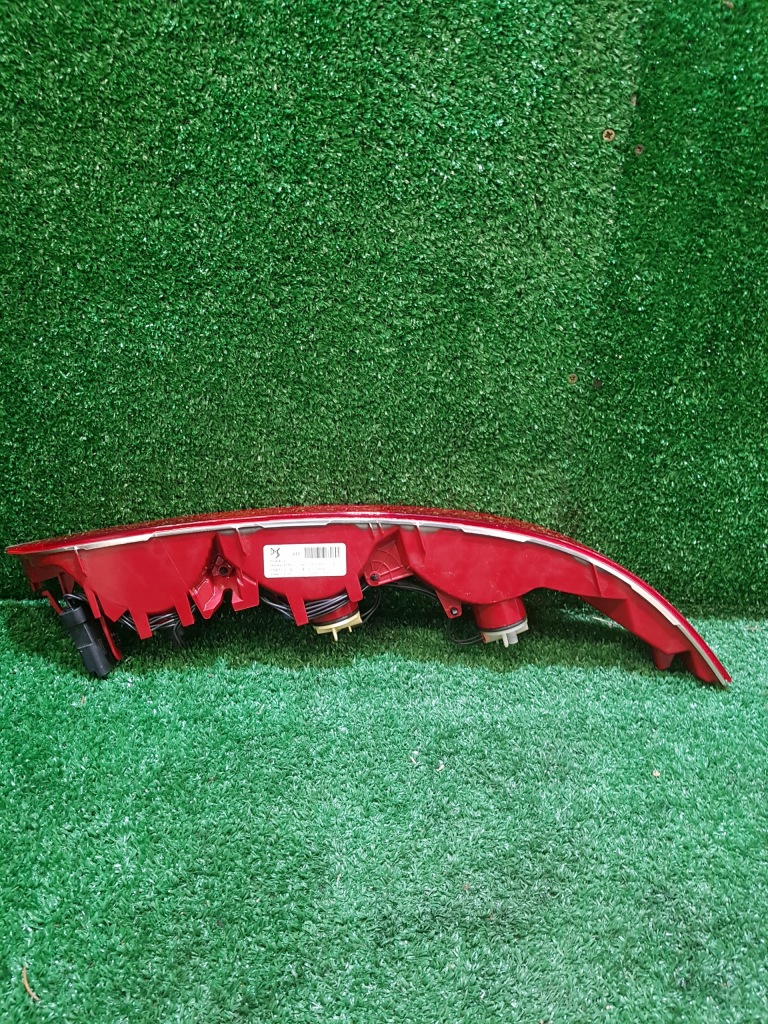 Лампа протитуманна права задня citroen ds-7 2020 9815722880 Недорого