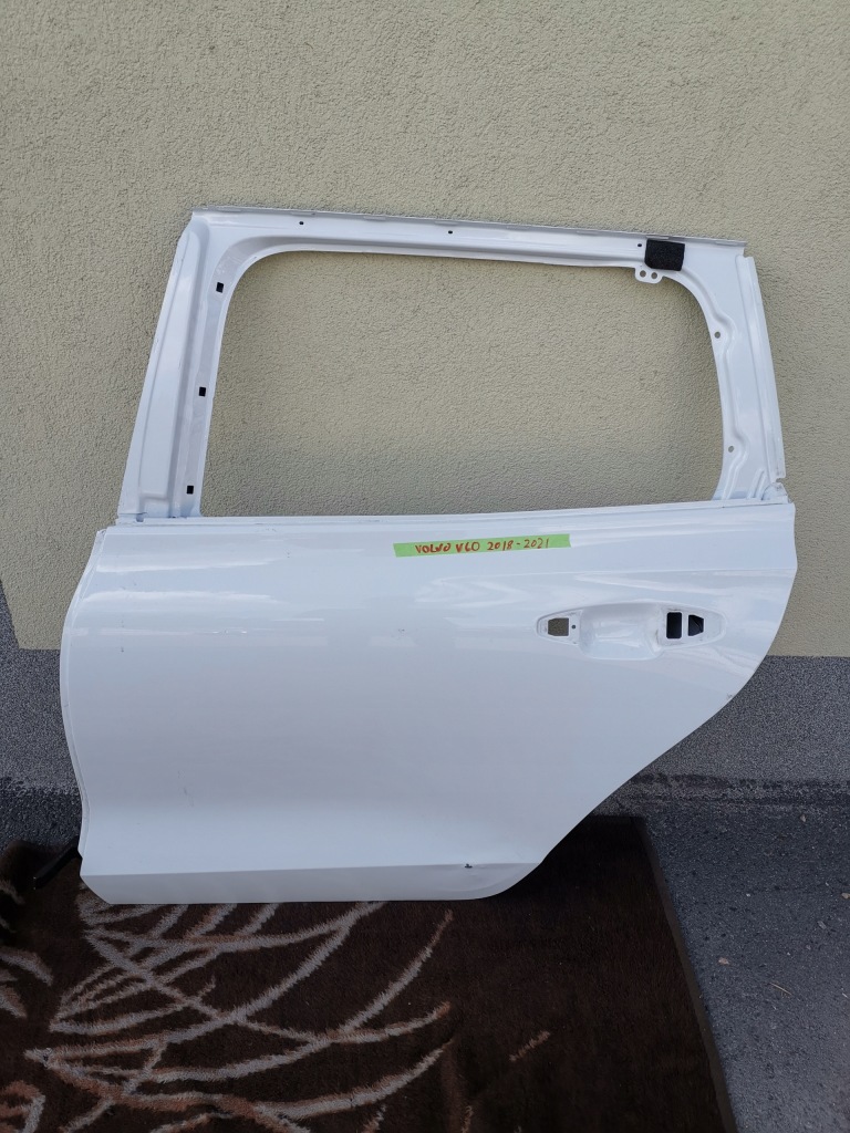 фото №1, Volvo v60 ii 2018- дверь левая задняя задние