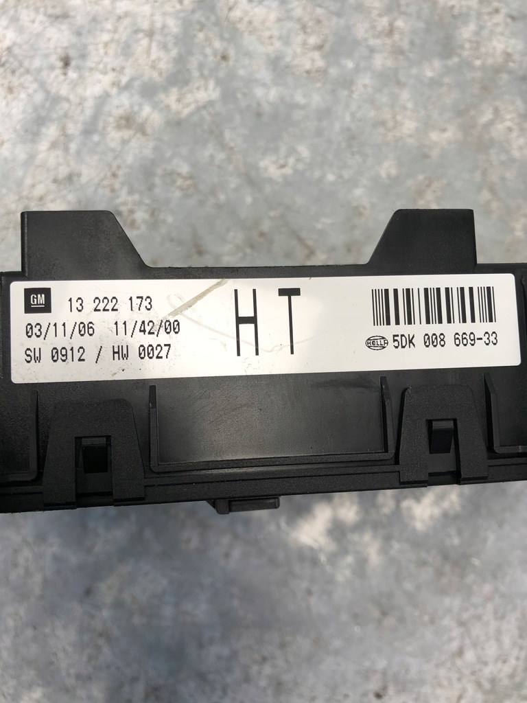 фото №5, Коробка предохранителей opel astra h 13222173