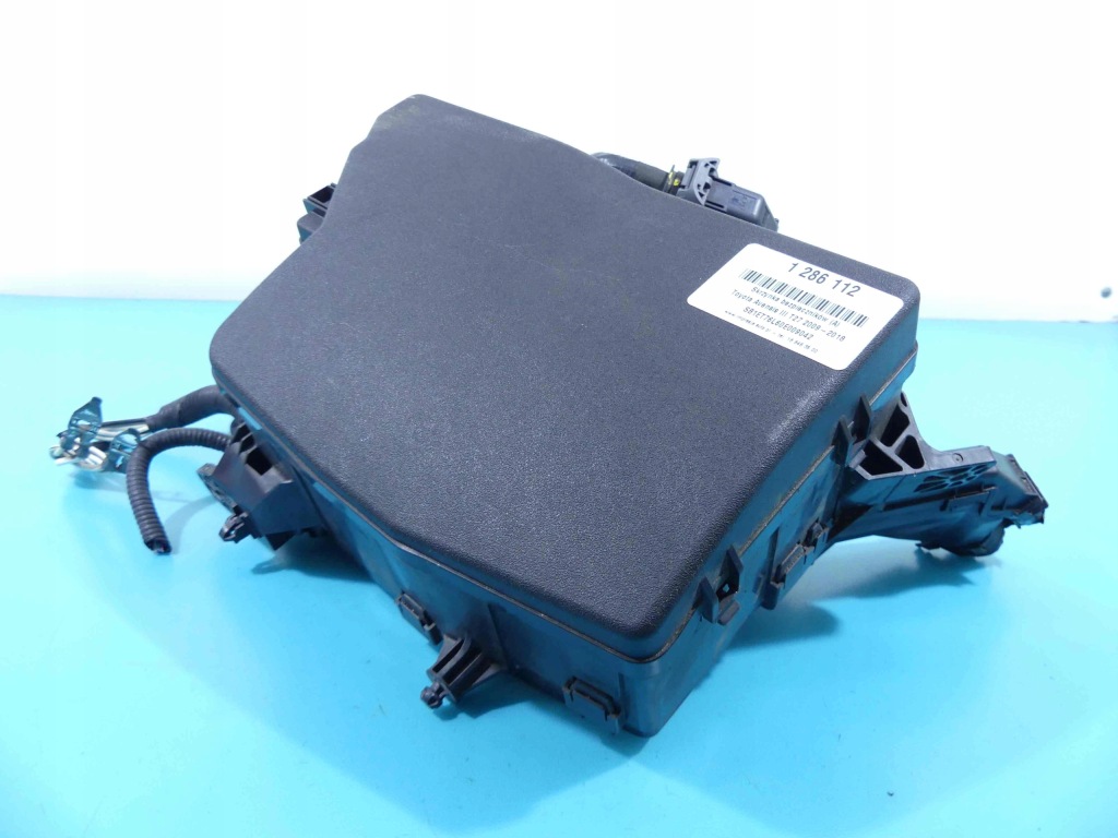 Купить Коробка предохранителей toyota avensis 3 t27 82111-05z10