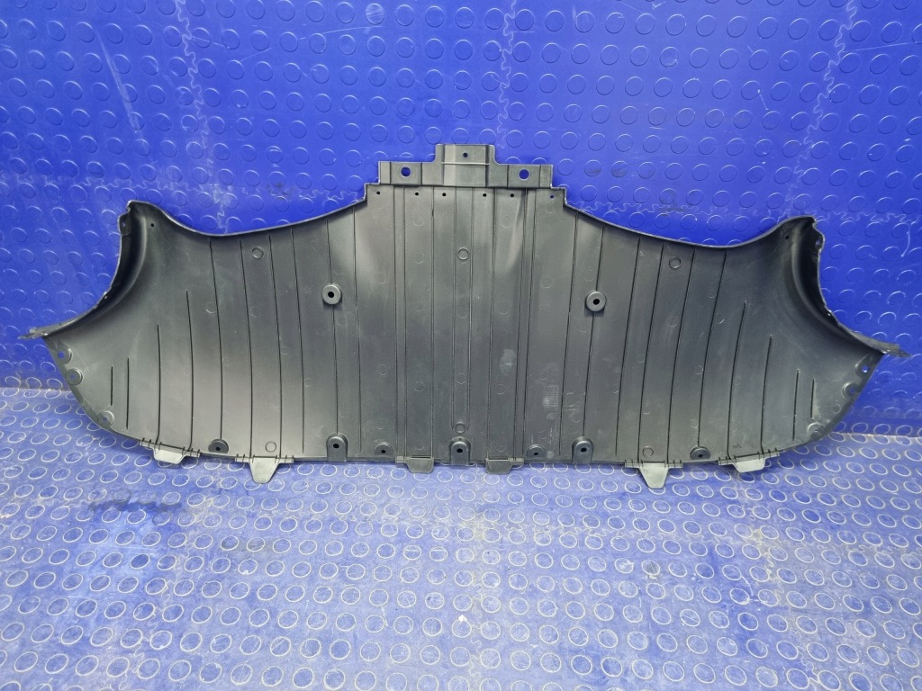 Накладка плита нижня бампера заднього tesla model y оригінал 1638051-00-b в Україні