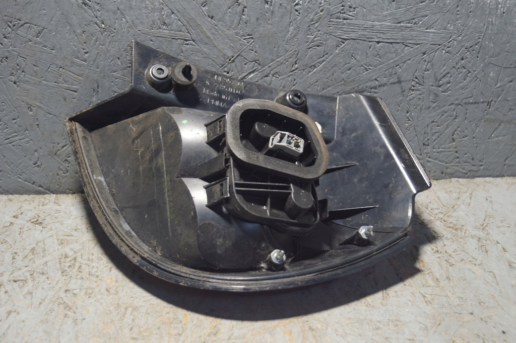 фото №9, Лампа левый задняя mitsubishi colt vi lift 3d mr957365 s1565