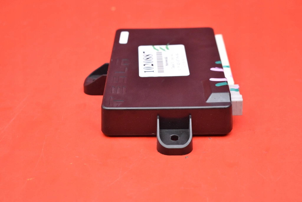 Блок управления модуль дверь левый задний  1045490-10-d tesla model x 90d 15-21 Недорого