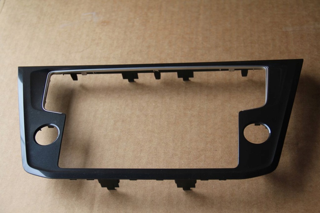 фото №1, Dekor рамка радіо vw tiguani czarna / сталь szczotkowa 5na858069c