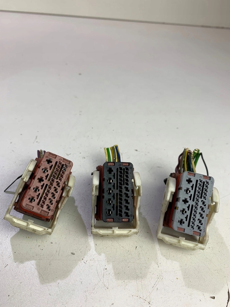 фото №7, Разъёмы штекер колодка коробка предохранителей bsm r09 peugeot 207 citroen c