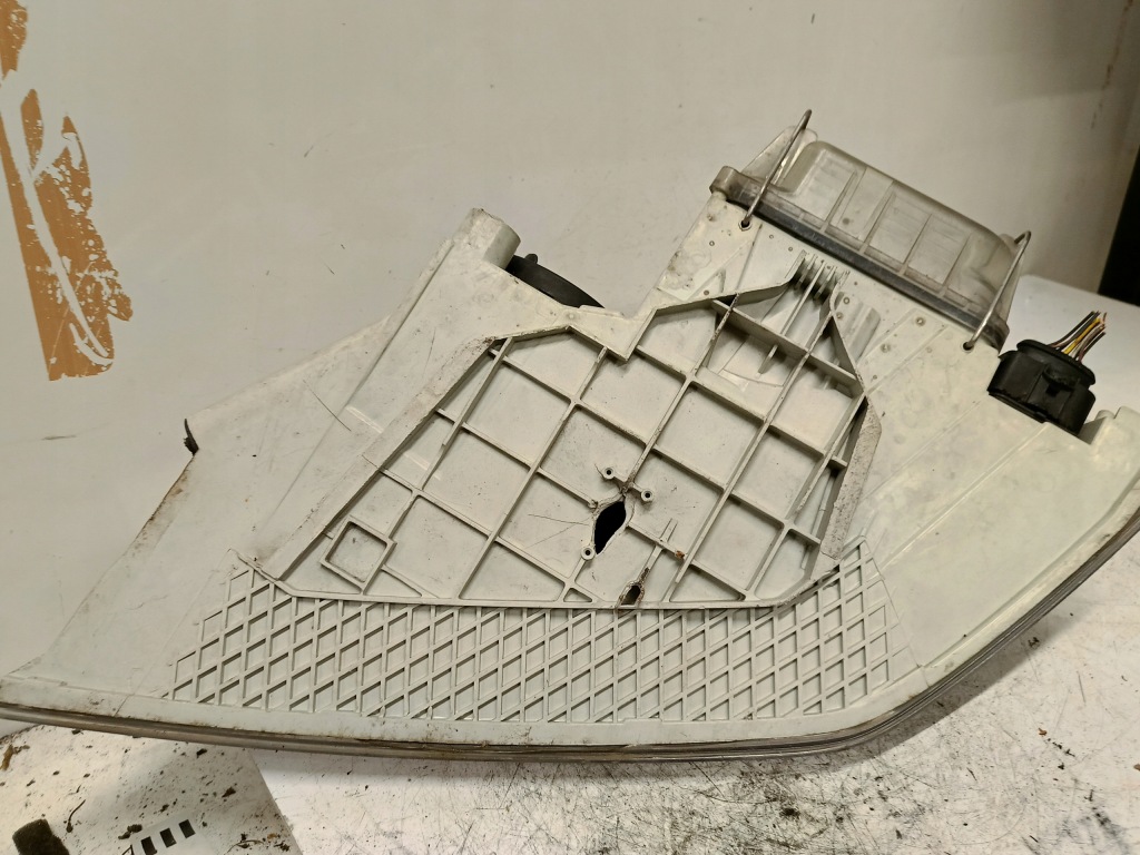 фото №3, Лампа передня права skoda octavia