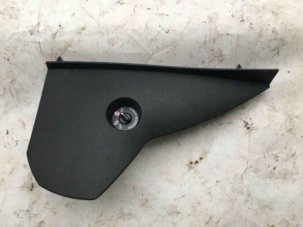 фото №1, Заглушка защита правая панели dacia sandero iii