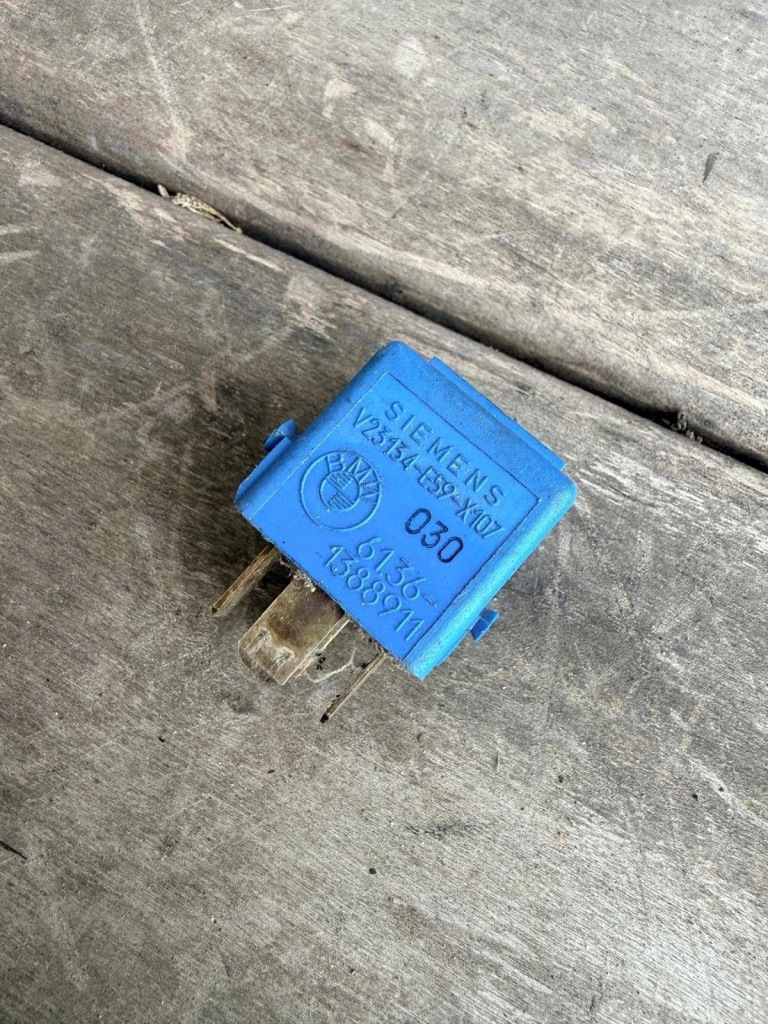 фото №1, Реле bmw оригинальный номер 1388911