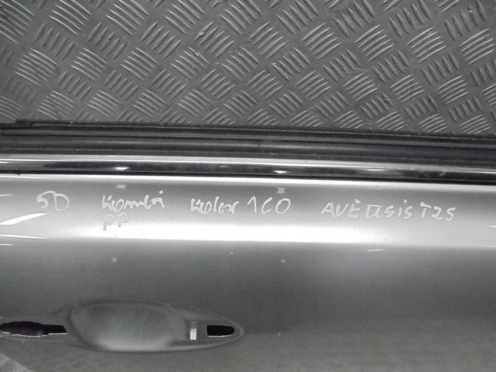 фото №3, Двері правий перед toyota avensis t25 1c0