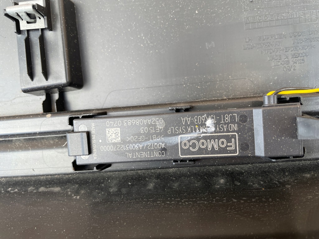 фото №8, Ford mustang mach-e молдинг порог левая nowa оригинал lj8b-r10155-aaw