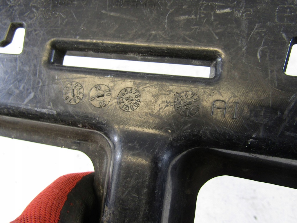 фото №9, Bmw 3 e90 направляющая бампера правый задняя 7058520