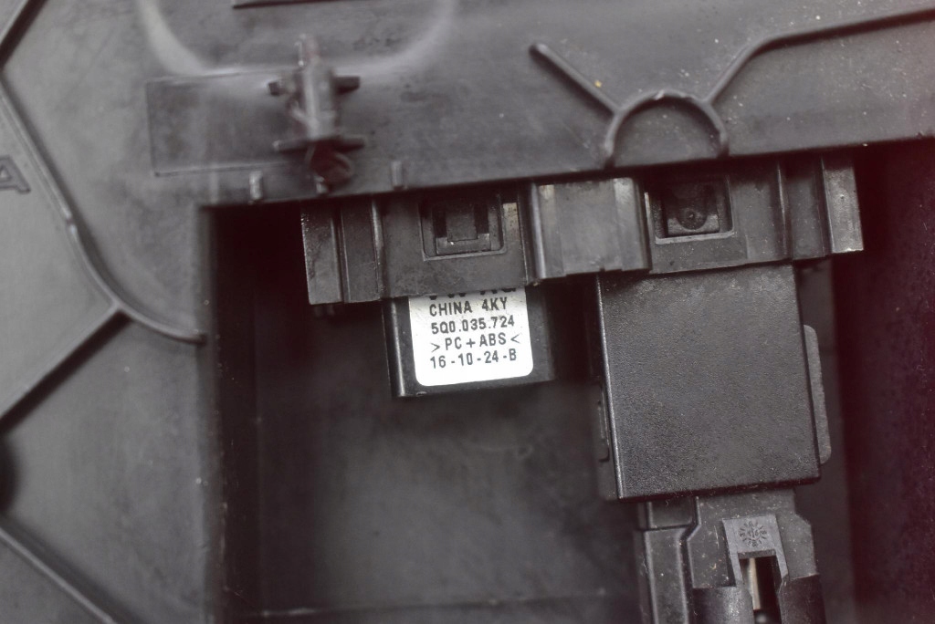 фото №9, Разъём aux usb 5jb857367b skoda rapid 12-17