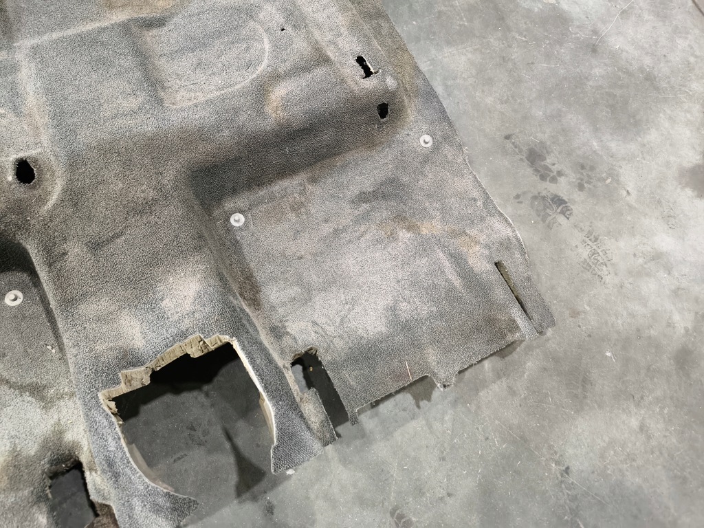 фото №7, Коврик обшивка audi q7 4l задняя 4l0863367a оригинал !!!