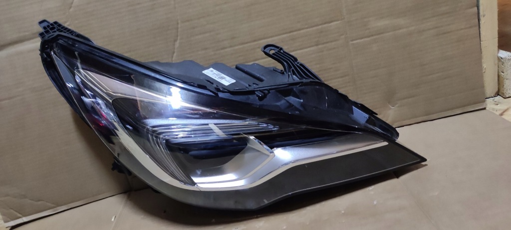 фото №2, Лампа перед opel astra k full led