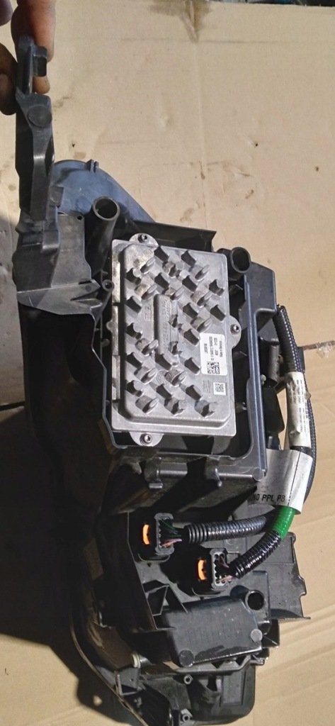 Peugeot 3008 ii 5008 ii рестайлінг  full led лампа перед передня права 9836230180 Зі Шроту