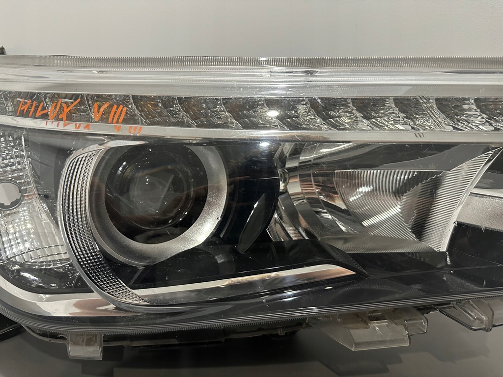 фото №7, Toyota hilux viii лампа правая led europa