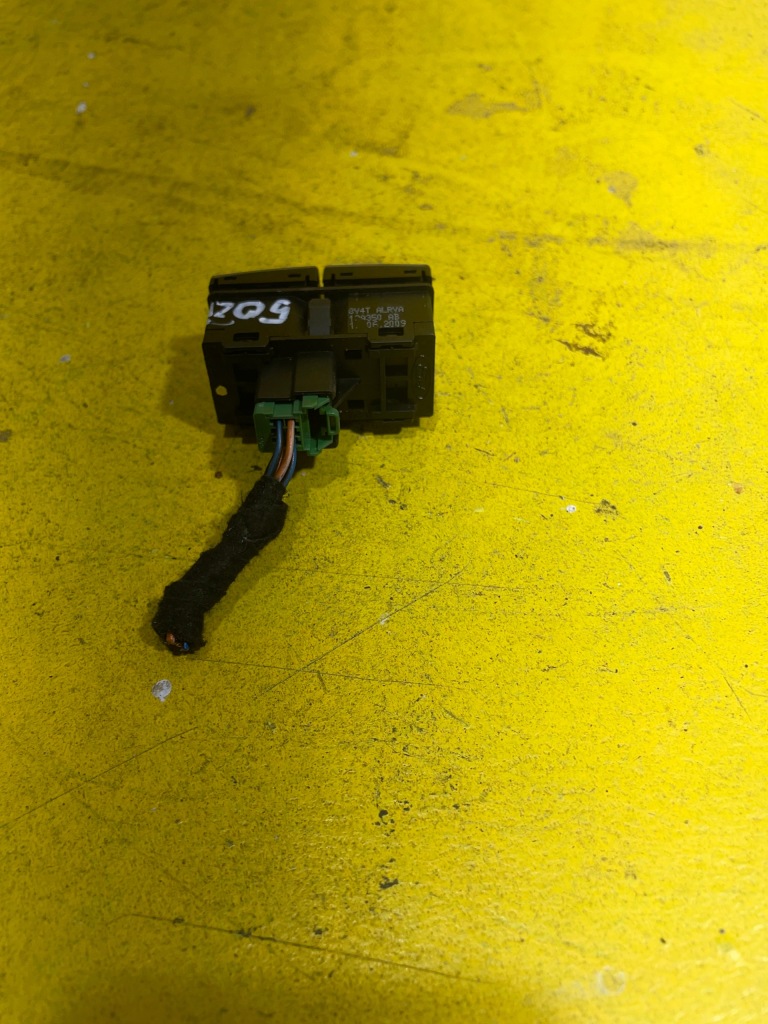 фото №4, Ford kuga mk1 - кнопка запалювання