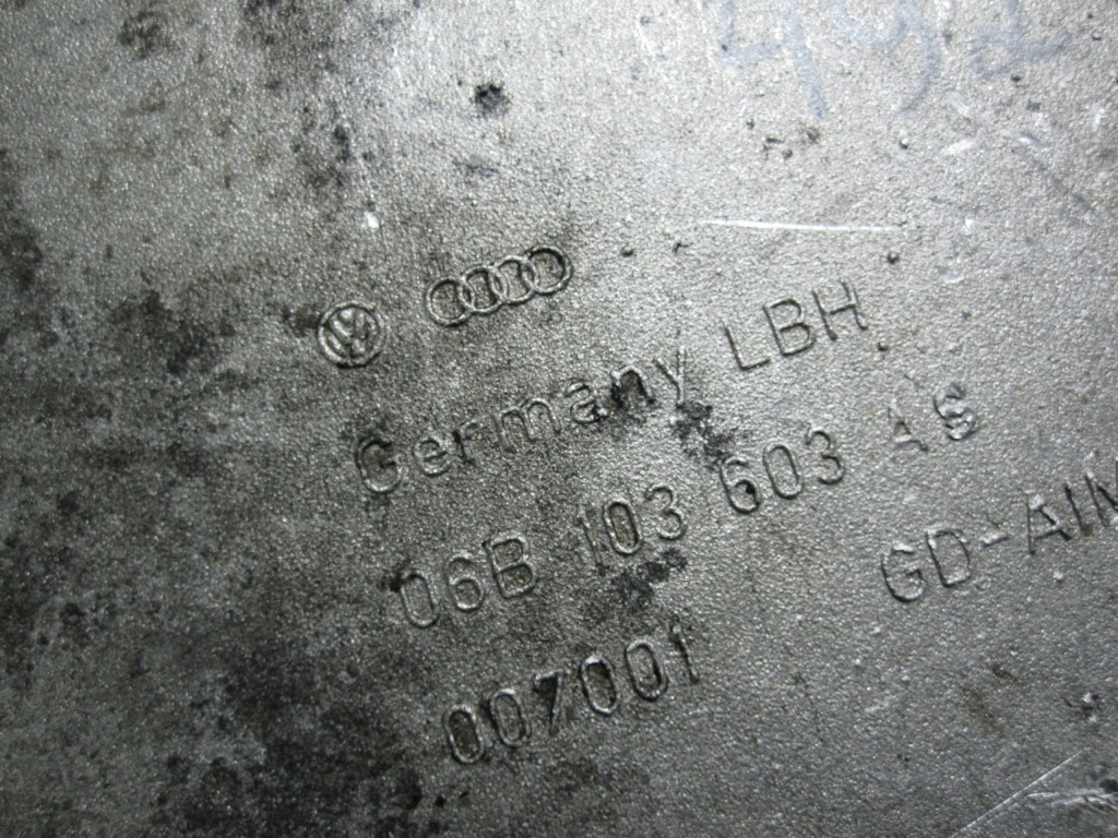 Audi a4 2.0 tfsi 07r. 200km 06b103603as поддон масляная Недорого