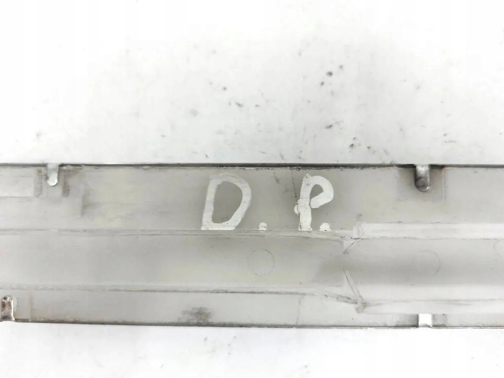 Купити Передня права молдинг декоративна поріг mercedes-benz m w163 a1636860820