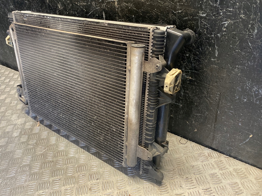 фото №4, Радіатор volkswagen caddy iv variant 2016 радіатор повітря doładowujące