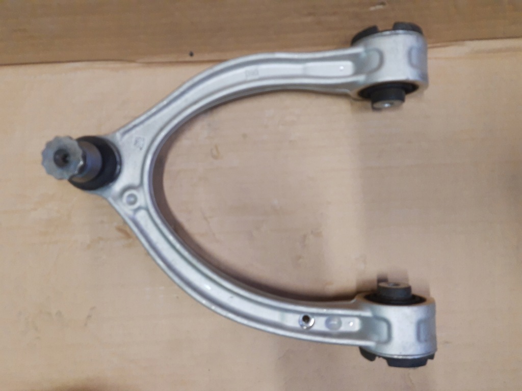 фото №10, Mercedes c w205 6.3 amg левый+ правый передний верхний рычаг