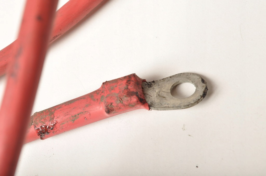 фото №7, Aston martin vanquish i кабель шланг акумулятора 1r12-370407-ad