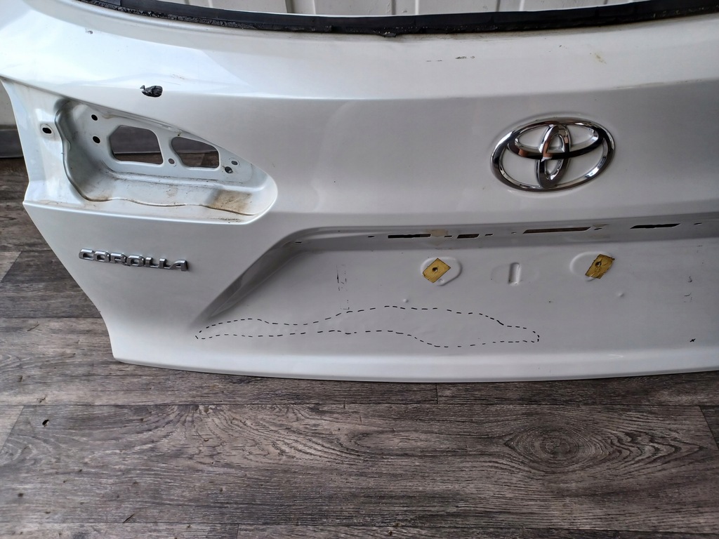 фото №14, Кришка багажника задня задня ---- toyota corolla cross ----