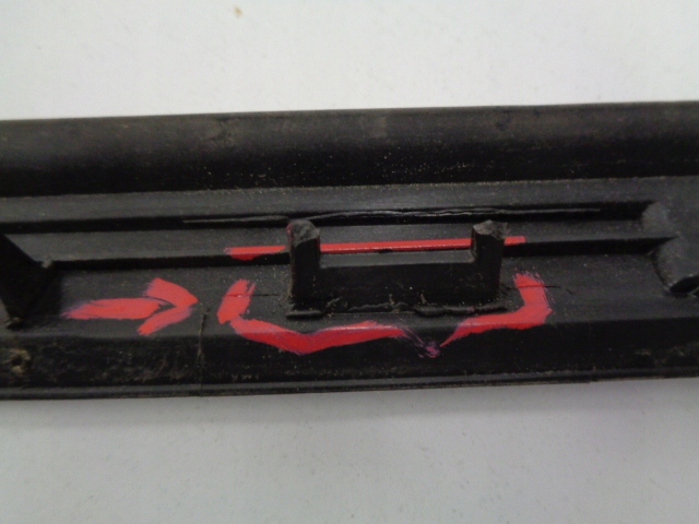 фото №9, Peugeot 3008 молдинг декоративная правая 9682757880