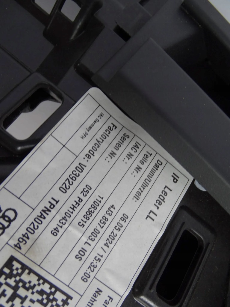 фото №8, Приборная панель консоль audi e-tron gt rs 4j3 4j3857003l жёлтая nić