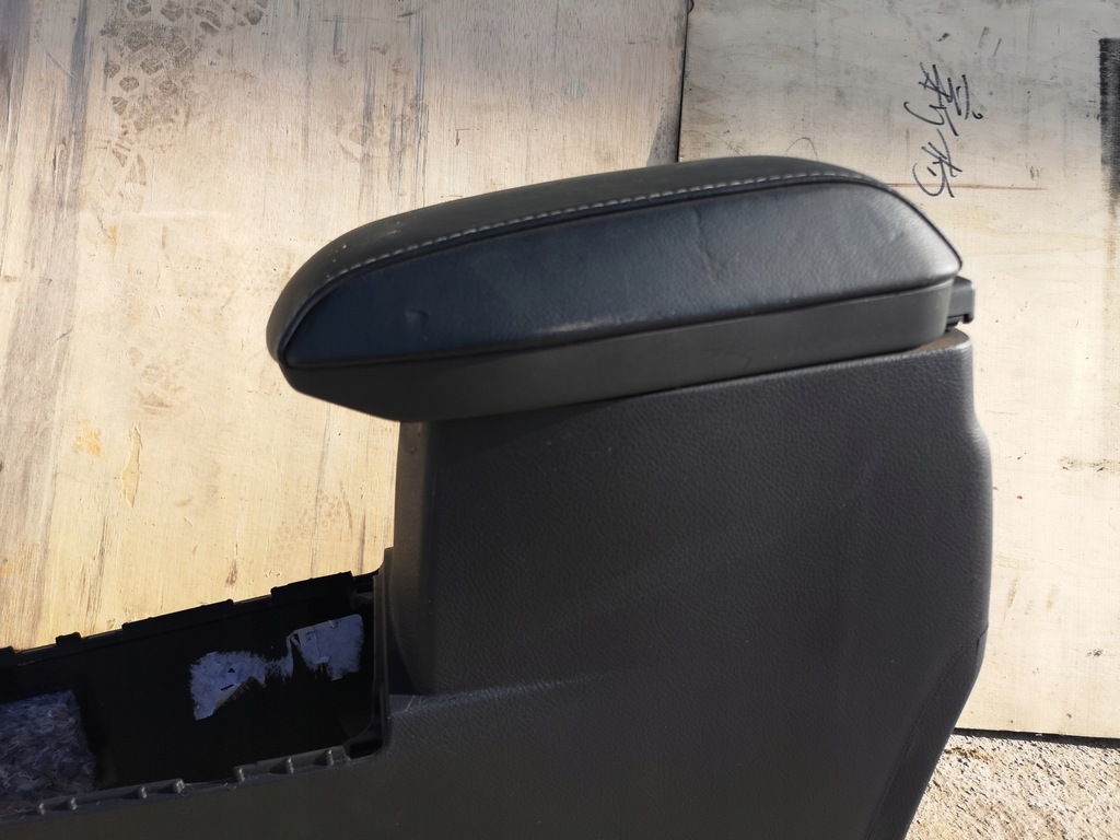 фото №9, Туннель средний подлокотник кожа toyota auris ii