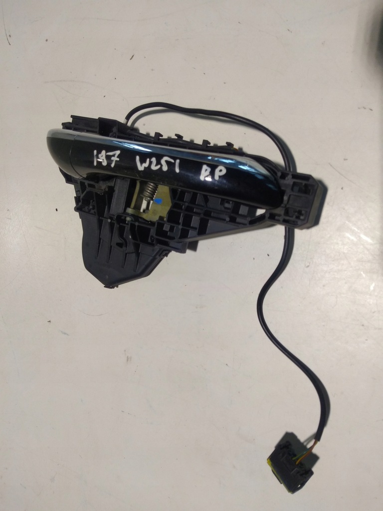 фото №1, Ручка mercedes w251 правая перед c197