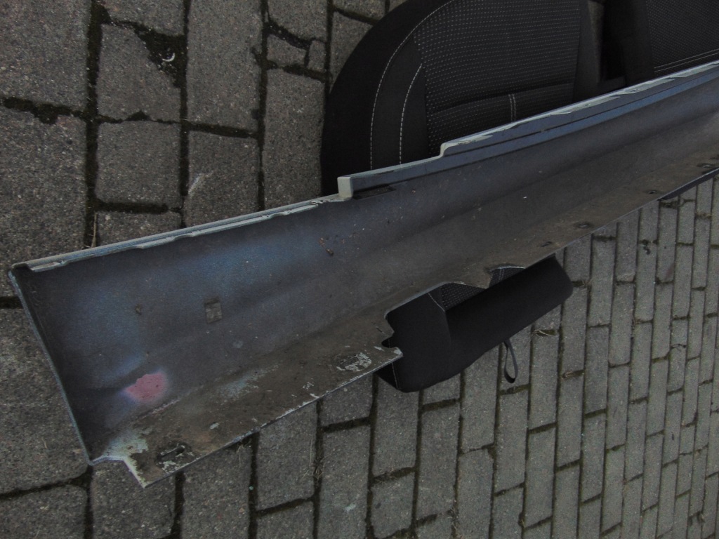 Молдинг накладка порог правая bmw 1 e87 рестайлинг  3d европа Цена