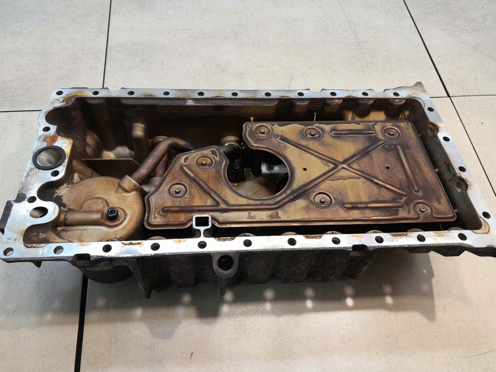 фото №8, Поддон масляная volvo s80 i 2.4 275868a