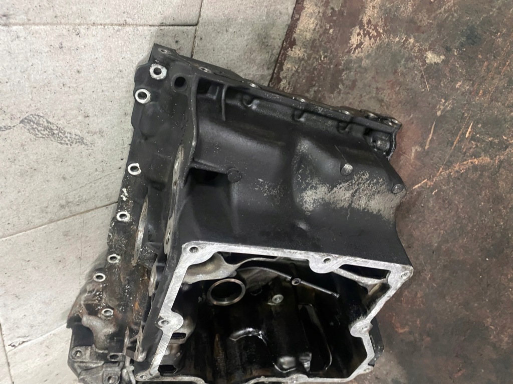 Mercedes 654 поддон масляная a6540100204 Оригинал
