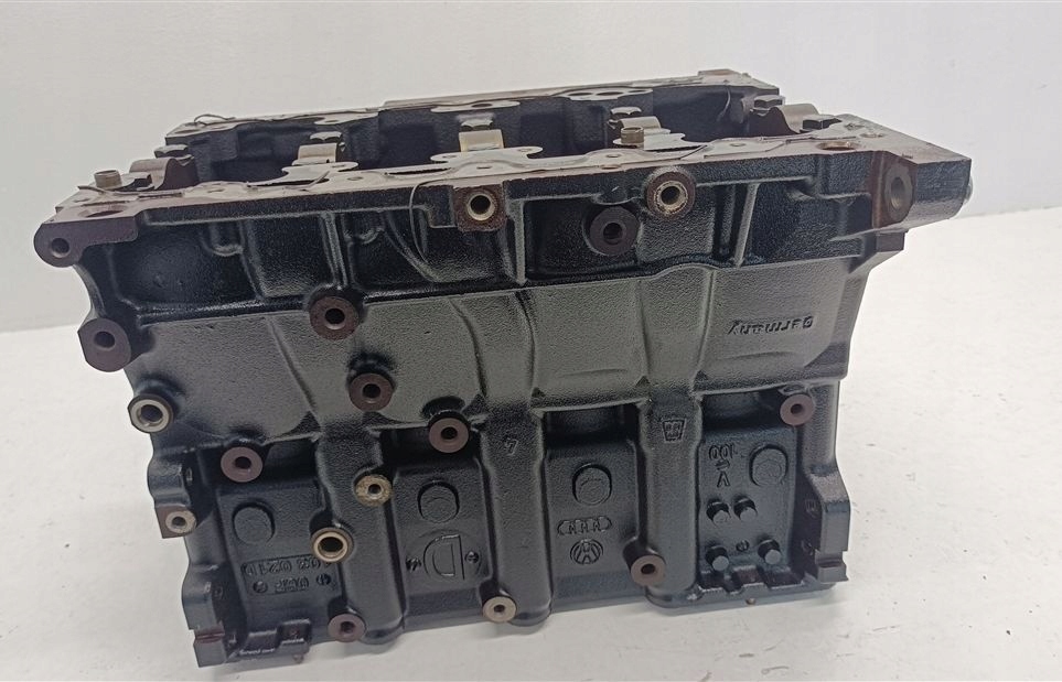 фото №14, Блок двигателя audi a3 8p tt a4 b7 a6 c6 2.0 tfsi bwa bwe bgb axx 06f103021d