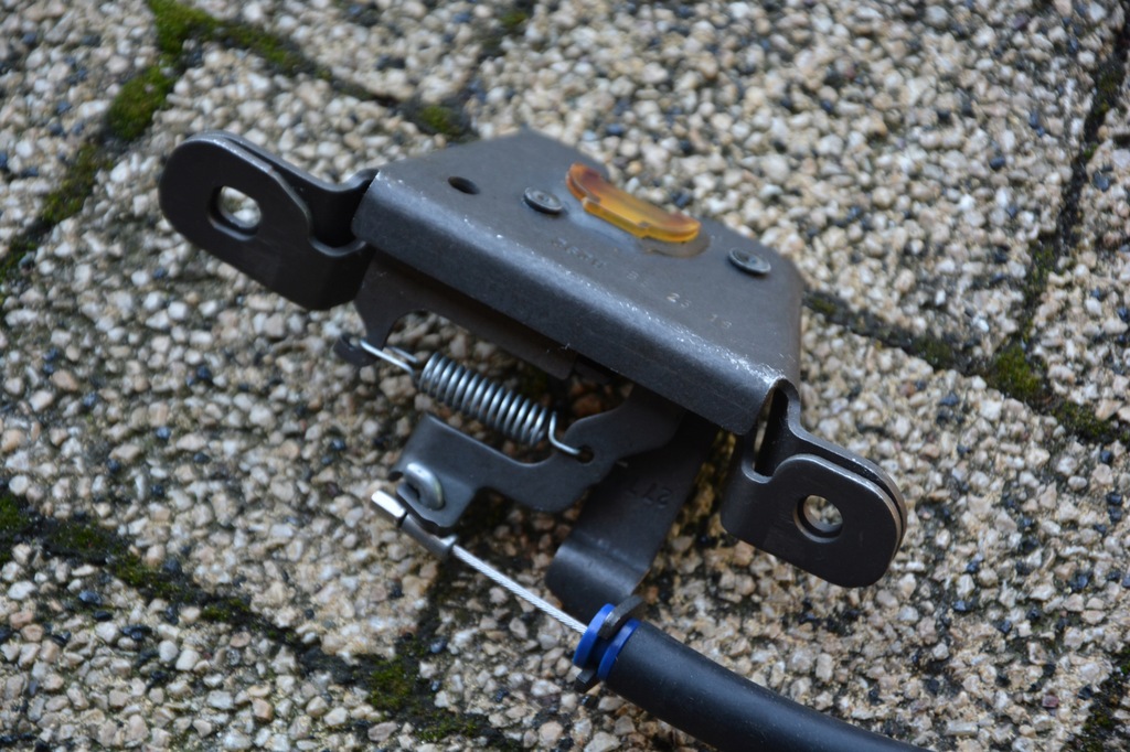 фото №8, Замок засов сиденье задняя vw jetta