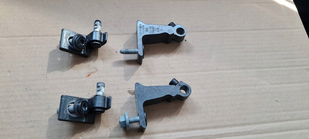 фото №1, A6 c8 4k петля петлі двері праве правий перед lz7s комплект