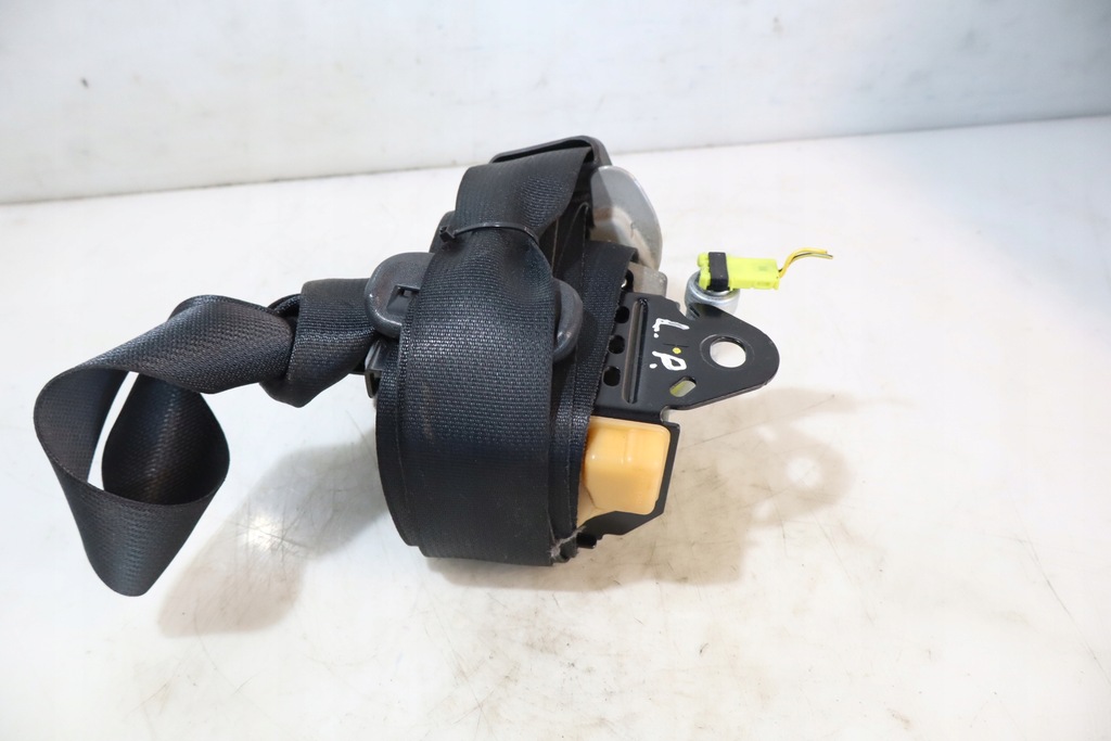 фото №1, Pas безпеки лівий перед avensis ii t25